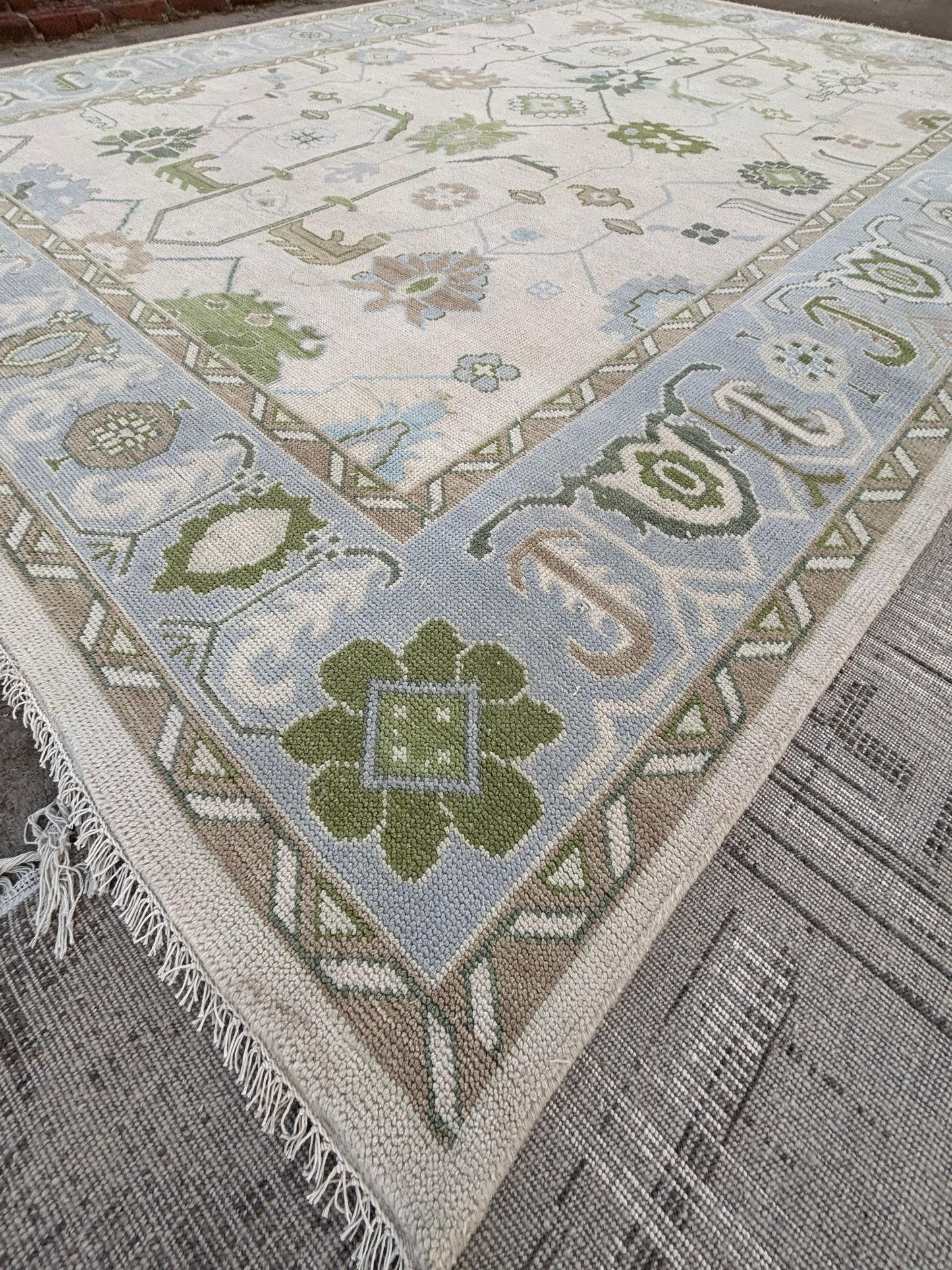 Shop Premium Hand Knotted Oushak Rugs at Best Deals