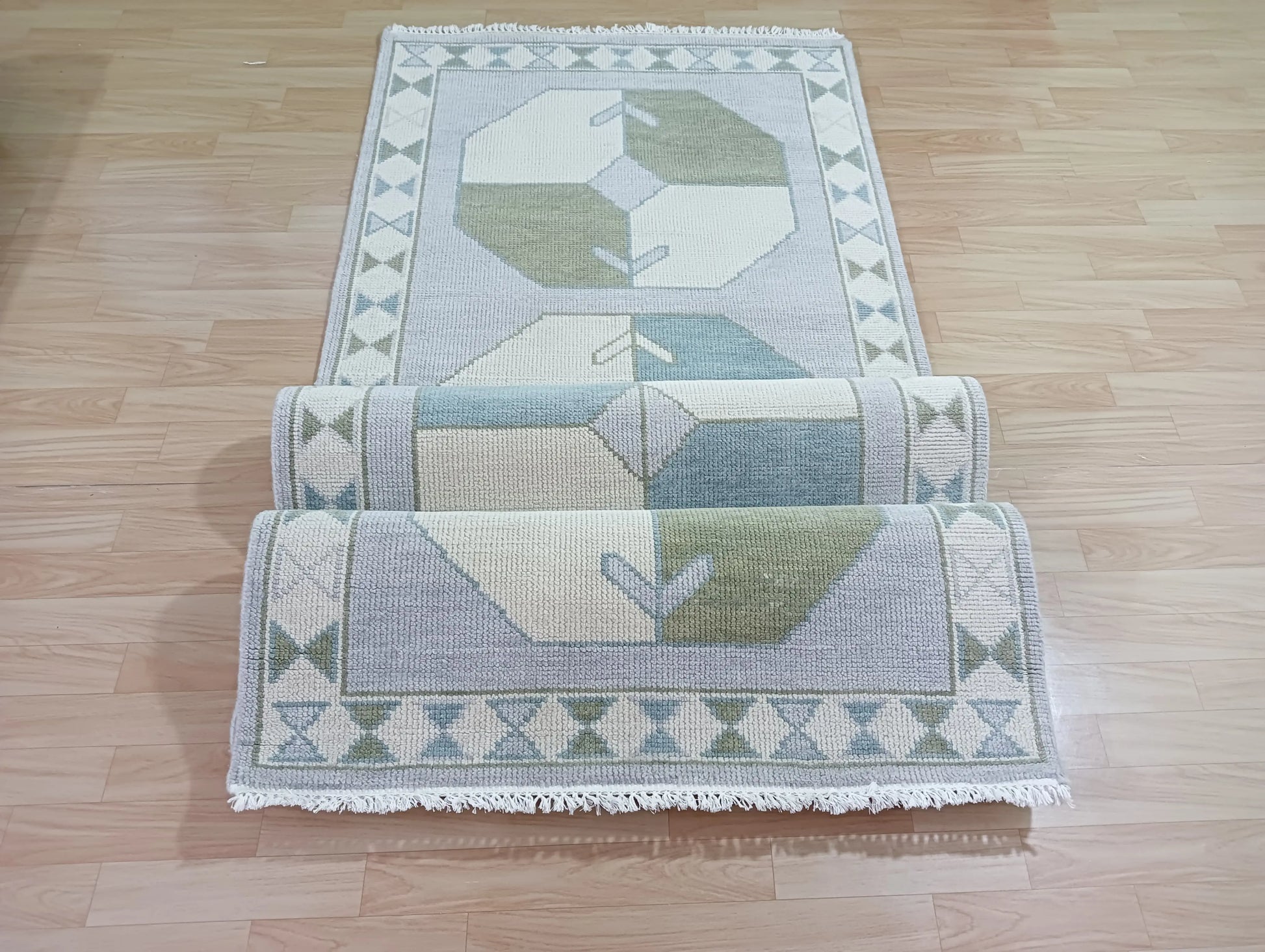 APRIL (made to order) The Clara Rugs